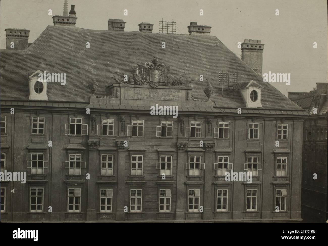 1st, AM Hof 2 - Ministero della Guerra, ex Bruno Reiffenstein (1869-1951), fotografo, data intorno al 1905, carta argento gelatina, fotografia, altezza 11, 4 cm, larghezza 16, 5 cm, Vanished Sites and Structures, Architecture, 1st District: Innere Stadt, Hofkriegsratgebäude (Old War Ministry), am Hof, The Vienna Collection Foto Stock