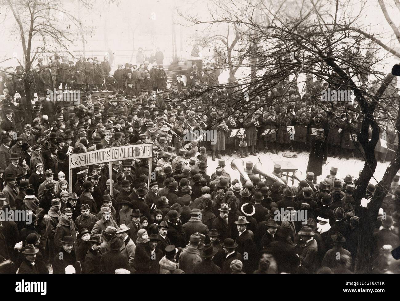 Agitazione elettorale moderna, Richard Hauffe (1878-1933), fotografo, 1919, fotografia, Assemblea politica, politica, riunione, assemblea, la collezione di Vienna Foto Stock