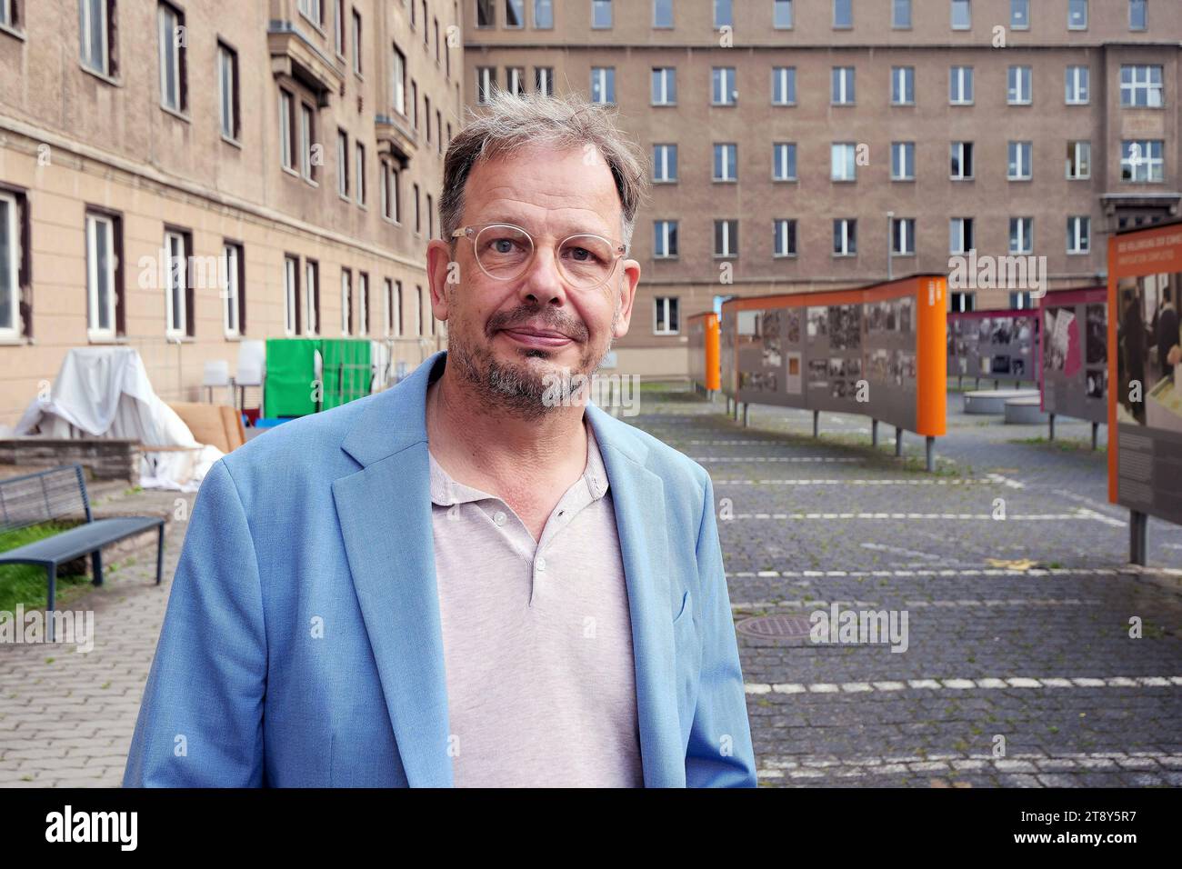Hajo Seppelt, deutscher Sportjournalist der deutsche Sportjournalist Hajo Seppelt auf einer Veranstaltung im Rahmen des Campus-Kinos auf dem Campus der Demokratie a Berlino-Lichtenberg. Der Campus der Demokratie befindet sich auf dem Gelände des ehemaligen Ministeriums für Staatssicherheit der ehemaligen DDR. Berlin-Lichtenberg Berlin Deutschland **** Hajo Seppelt, giornalista sportivo tedesco Hajo Seppelt ad un evento come parte del Campus Cinema nel Campus della democrazia a Berlino Lichtenberg il Campus della democrazia si trova sul sito dell'ex Ministero dello Stato Foto Stock