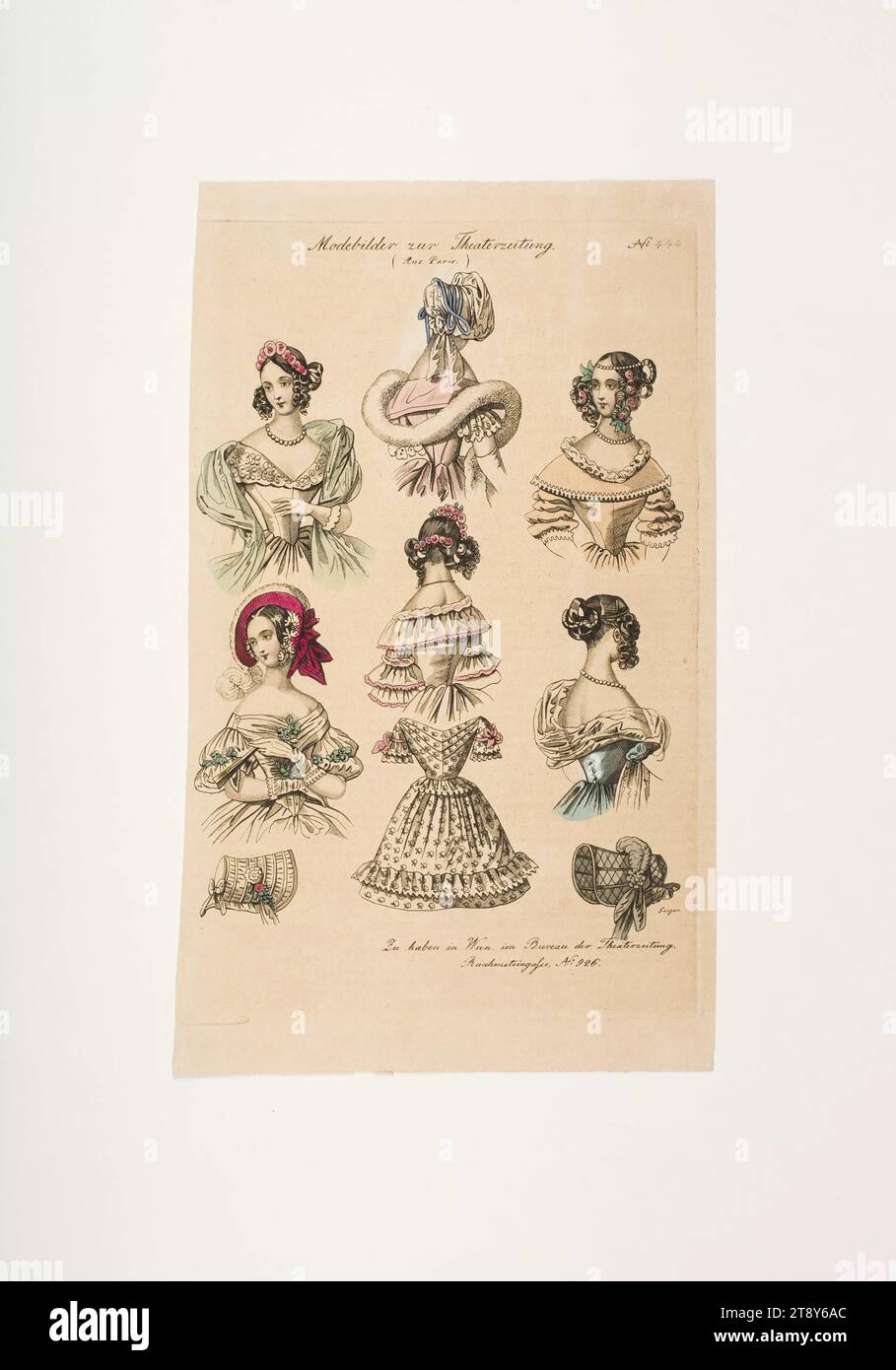 Foto di moda: Cappello e abiti per capelli (donna), sconosciuto, 1838, carta, colorata, incisione su piastra di rame, altezza 23, 5 cm, larghezza 14, 3 cm, dimensioni piastra 21 x 13, 8 cm, moda, borghesia, piatti di moda, copricapo, parrucchiere, donna, accessori ( abbigliamento), The Vienna Collection Foto Stock