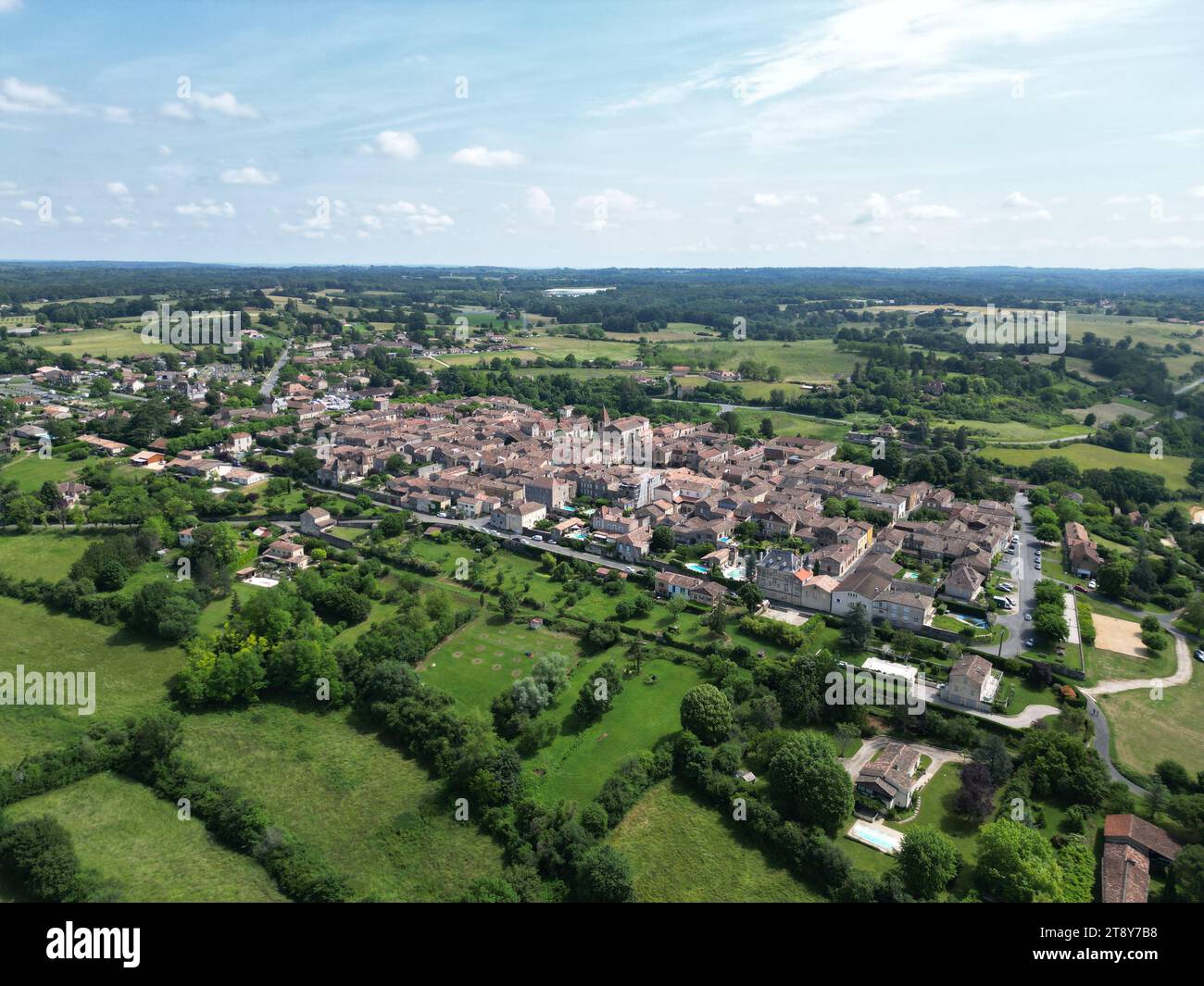 Monpazier Town France, drone ad angolo alto, aereo Foto Stock