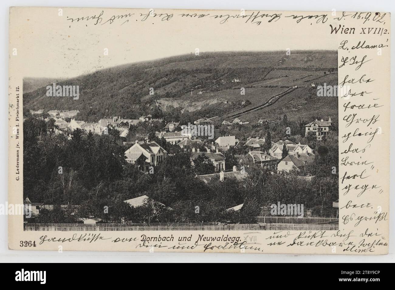 17th, Panorama of Dornbach and Neuwaldegg, Picture Postcard, Carl (Karl) Ledermann Jr, Producer, 1902, Cardboard, Collotype, iscrizione, DA, Vienna, A, Maria-Zell, INDIRIZZO, Hochwohlgeboren Frau in Maria-Zell Postrestand Steiermark, NACHRICHT, 15.9,02. L. Mama! Ho dato subito la lettera alla signora Groß. Saluti e baci dalla vostra riconoscente figlia Mimi, Handküsse von Dini und Fräulein., Viele Busserln von Richi und Heini., Wienerwald, media e comunicazione, cartoline con traslitterazione, 17° distretto: Hernals, vista sul villaggio, sagoma del villaggio, calligrafia, scrittura, Dornbach Foto Stock