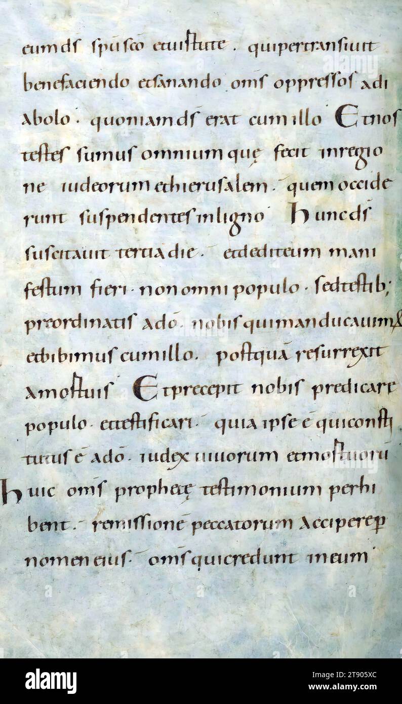 Lectionary, Initial i, questo Lectionary è stato creato CA. 1000 a Treviri. Scritto in un chiaro minuscolo Caroline, contiene iniziali decorate alle aperture di importanti letture. Un insieme di lettere illuminate segna l'inizio delle lezioni di Epistle e Vangelo per la Pasqua; mostrano la gerarchia delle scritture con lettere maiuscole decorate con foglia d'oro o disegnate con inchiostro rosso, seguite da uncial e Caroline minuscule. Le iniziali in arancione, talvolta riempite di oro, segnano le divisioni del testo. Il libro è stato paragonato stilisticamente ai manoscritti ottoniani Foto Stock