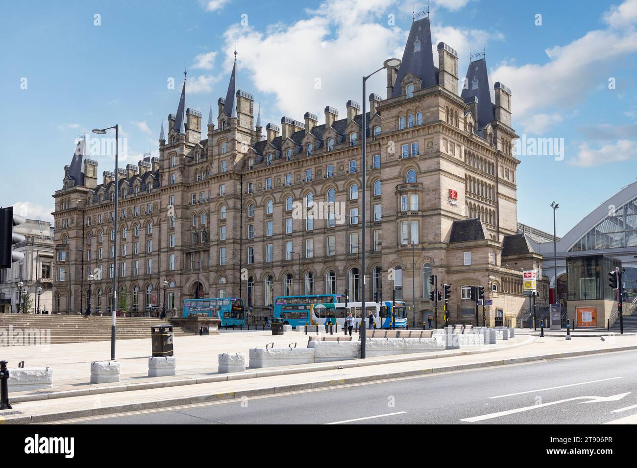 Liverpool, regno unito, 16 maggio, 2023 St Il George's Quarter Radisson RED hotel Liverpool è un nuovo ed elegante hotel a 4 stelle e il primo Radisson RED Foto Stock