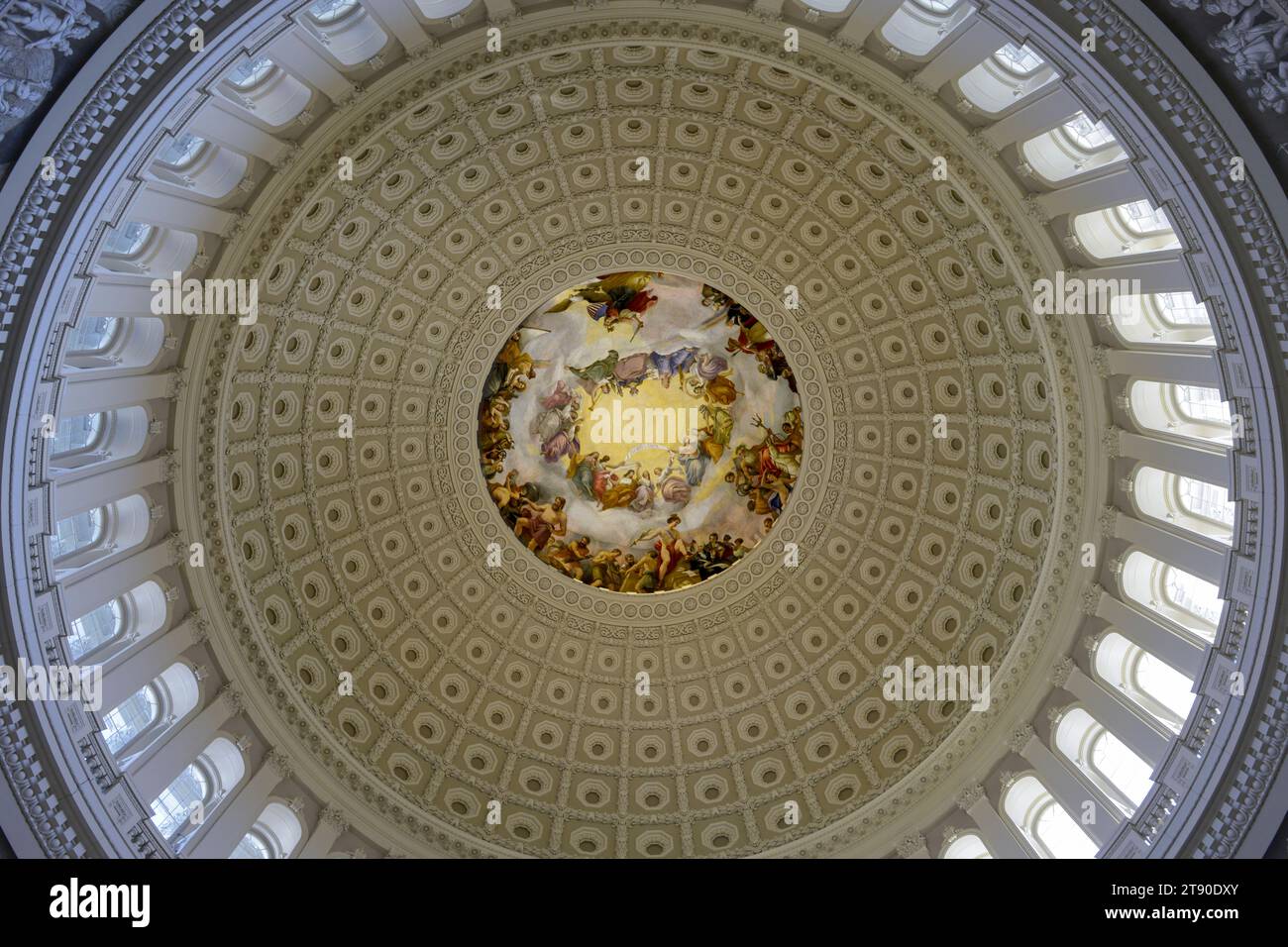Il soffitto della Capitol Rotunda, una grande sala circolare a cupola situata al centro del Campidoglio. Foto Stock