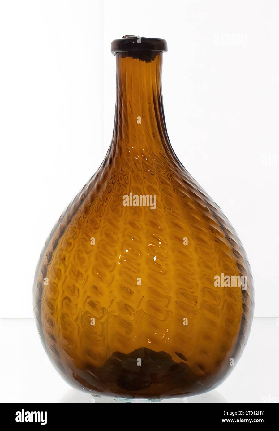 Globular Bottle, 19th Century, Zanesville Glass Manufacturing Company, (Zanesville, Ohio), 3/4 poll. (22,2 cm), vetro, Stati Uniti, XIX secolo Foto Stock