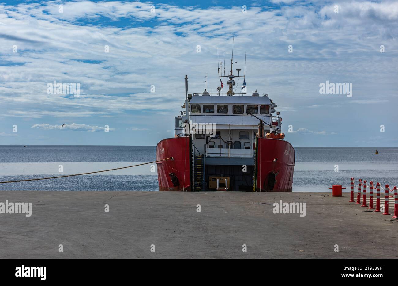 Traghetto nel porto di Punta Arenas, Patagonia, Cile Foto Stock