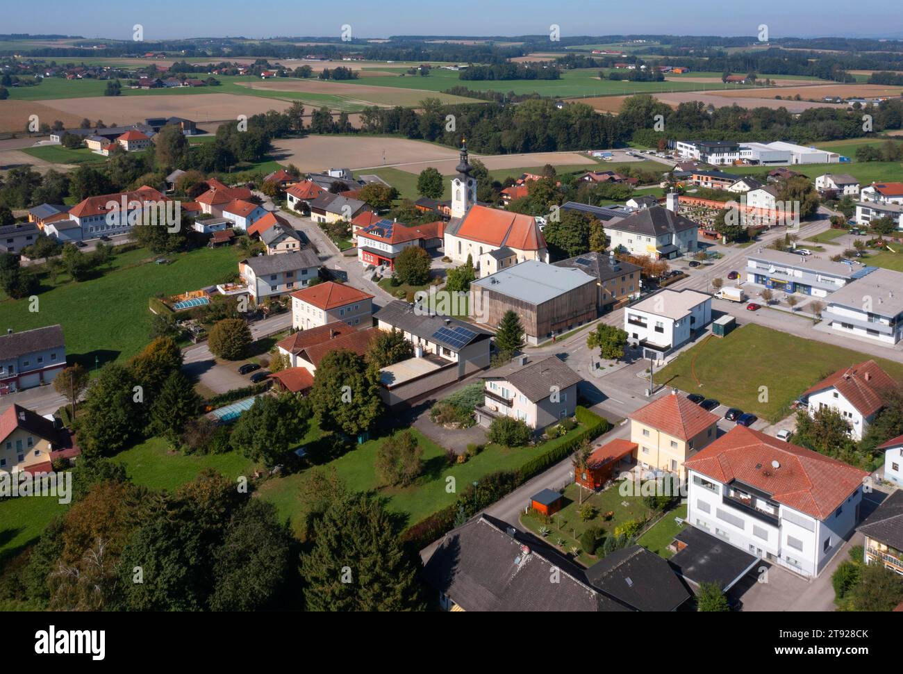 Immagine del drone, paesaggio agricolo, vista di Moosbach, Innviertel, alta Austria, Austria Foto Stock