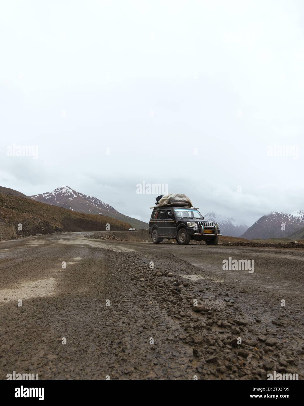 Ladakh Road Trip. Viaggio in macchina a scorpio. Foto Stock