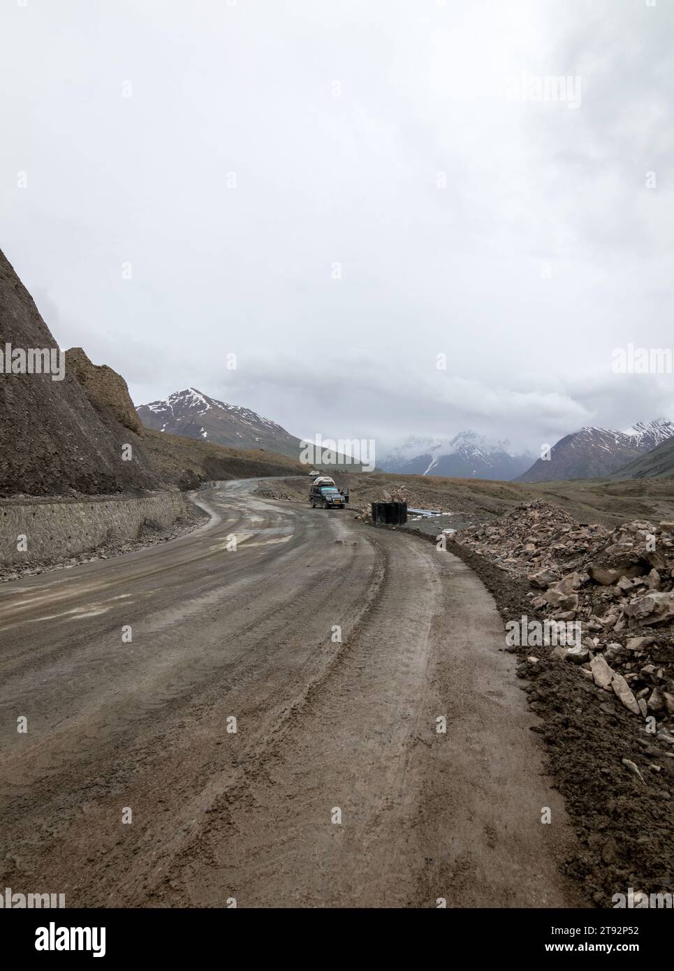 Ladakh Road Trip. Viaggio in macchina a scorpio. Foto Stock