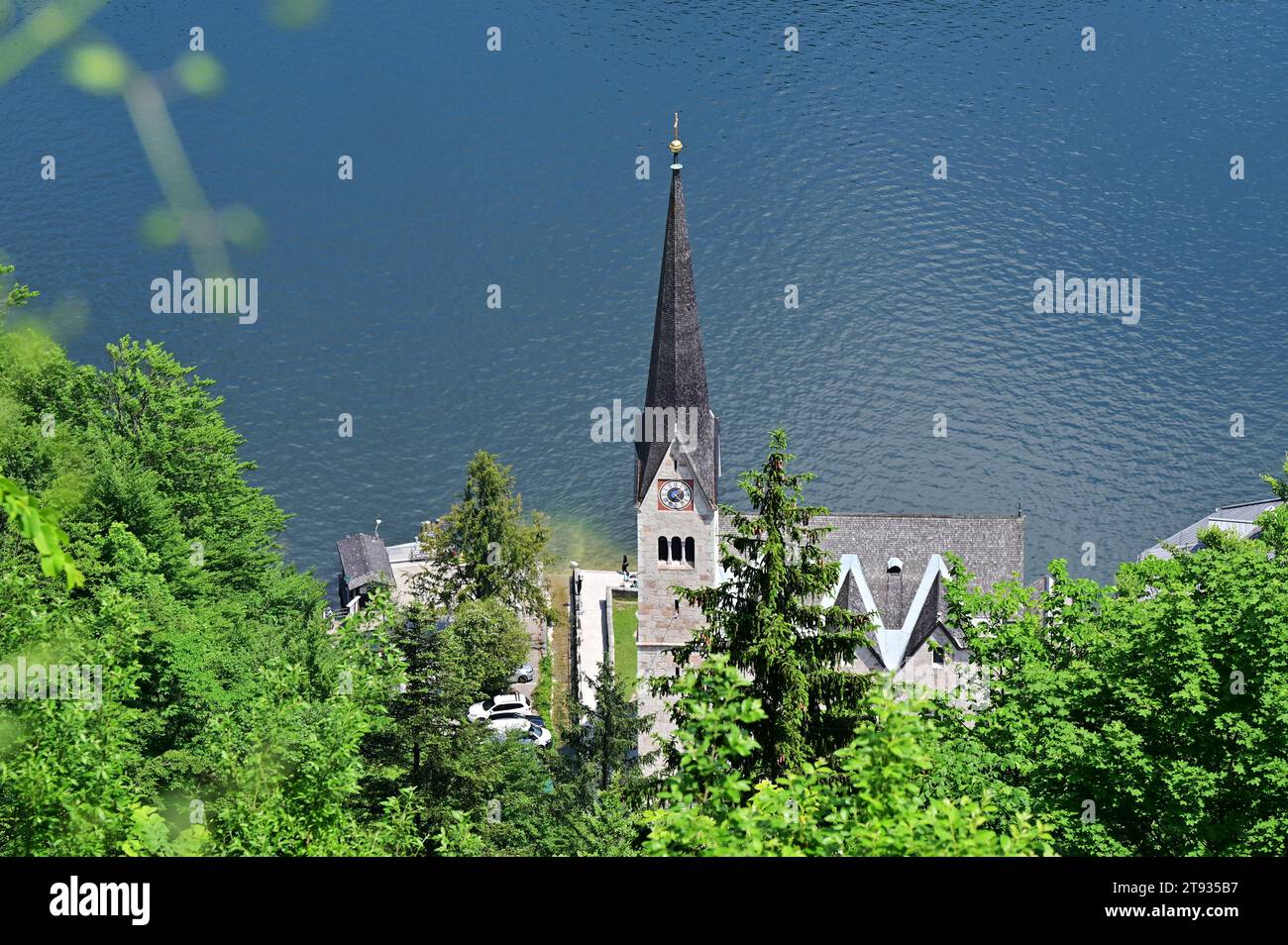Un'impressione della famosa città di Hallstatt sul Lago Hallstatt - Vista della città dall'alto dal Salisburgo Foto Stock