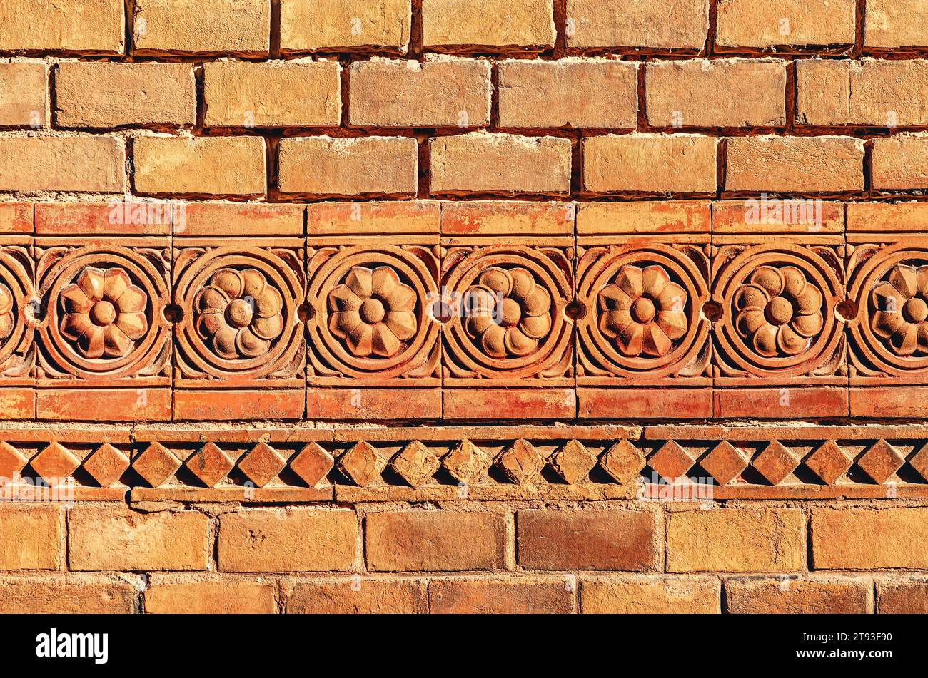 Elementi architettonici, ornamenti floreali sulle pareti, architettura medievale Foto Stock