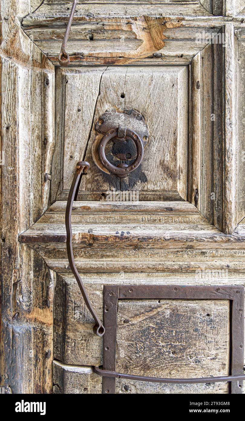 Vecchia porta di legno per la Chiesa del Santo Sepolcro. Gerusalemme. Israele. Foto Stock