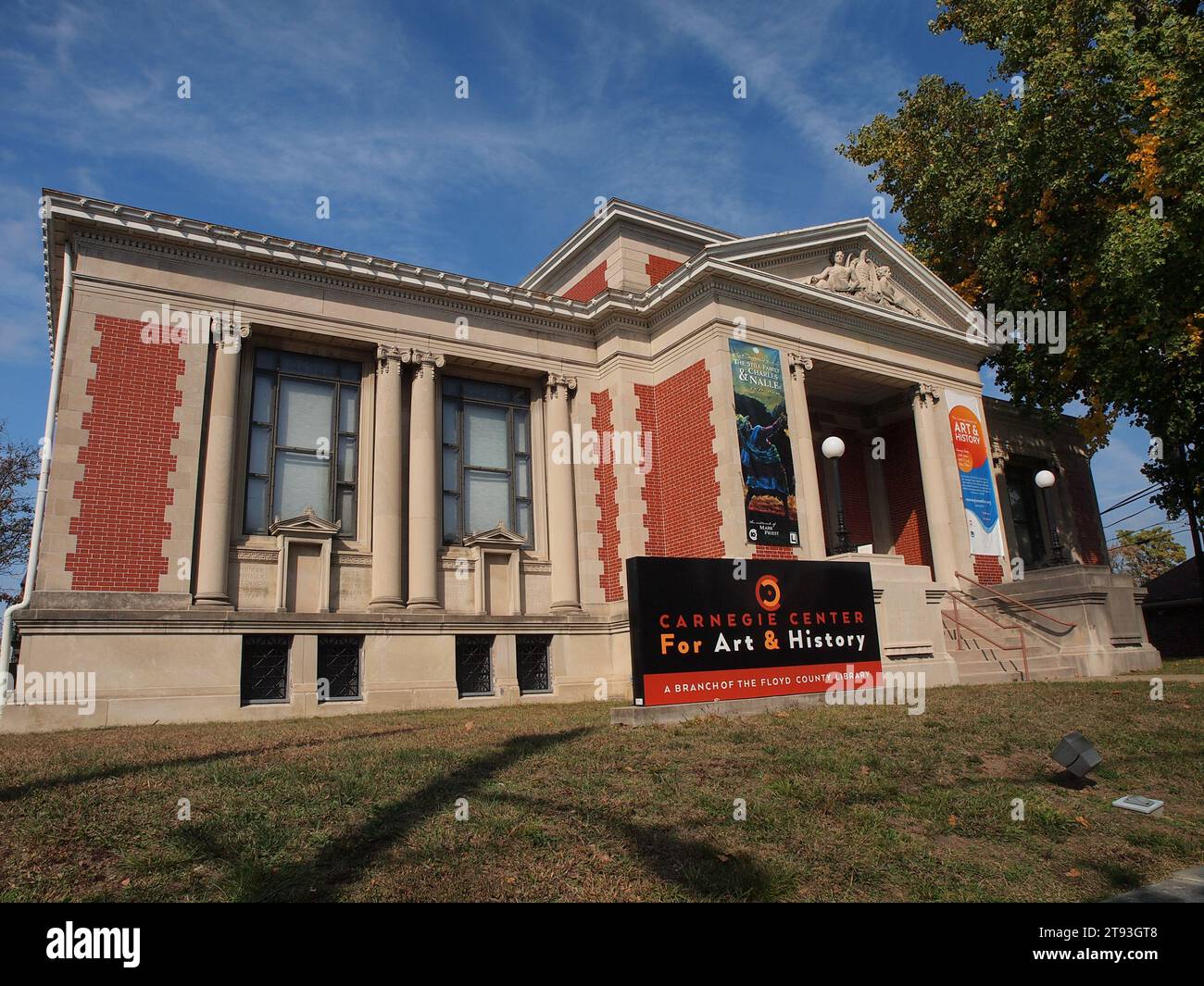 Carnegie Center for the Arts a New Albany, Indiana. Ospitato in un'ex biblioteca, ospita opere di artisti locali. Maestoso edificio restaurato. Foto Stock