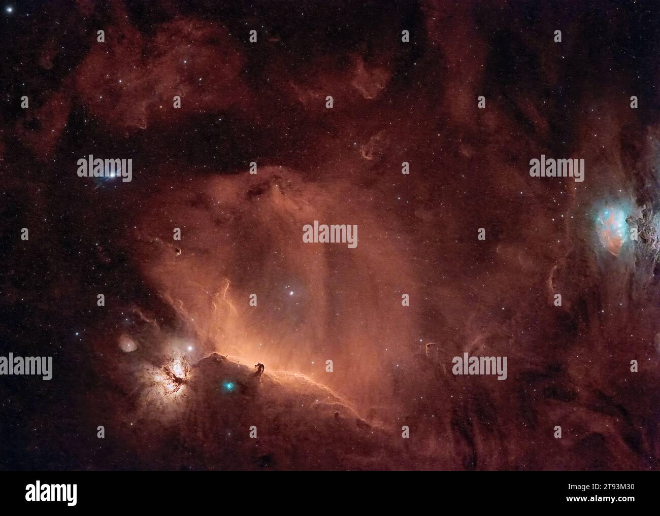 Imbarcati in un viaggio cosmico attraverso la cintura di Orion, dove le meraviglie celesti della Nebulosa del Cavallo, della Nebulosa della fiamma e della Nebulosa dell'uomo che corre. Foto Stock