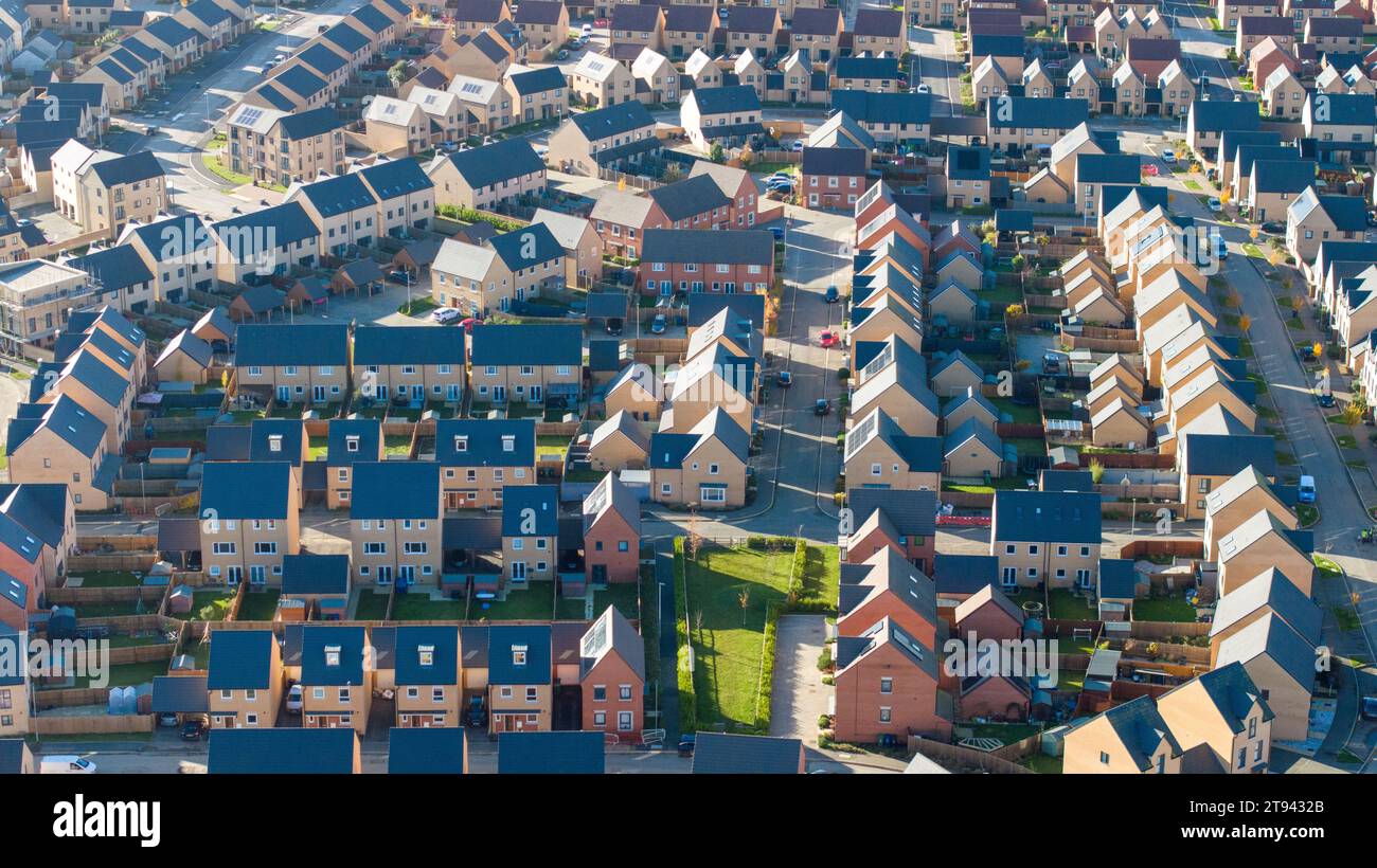 La foto datata 20 novembre 2023 mostra una vista generale di Northstowe nel Cambridgeshire, la più grande città nuova dell'Inghilterra. La nuova città più grande d'Inghilterra lo ha ancora Foto Stock