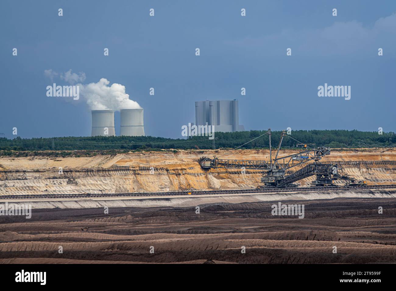 Miniere di superficie del carbone Welzow-Sued der Lausitz energie Bergbau AG (LEAG), centrale elettrica della lignite, Germania, Sassonia, Niederlausitz, Welzow Foto Stock