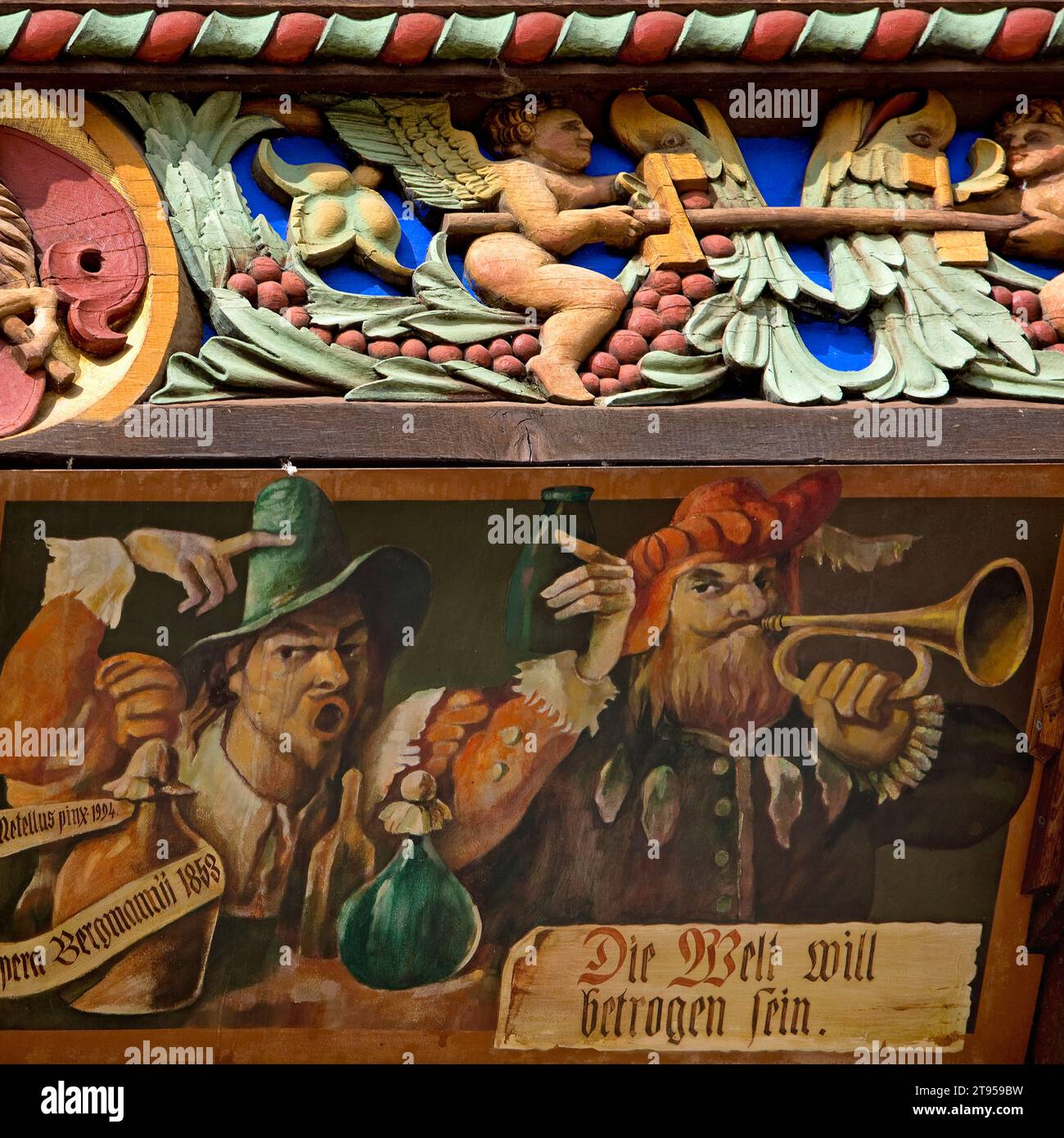 Knochenhaueramtshaus, tavola del vento della facciata con incisioni sulle tacche, Germania, bassa Sassonia, Hildesheim Foto Stock