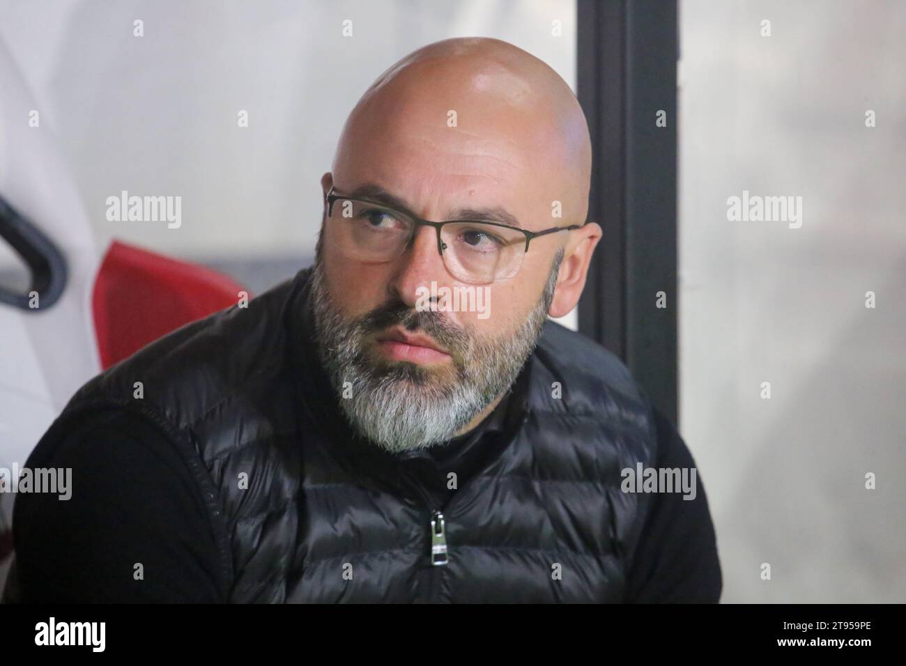 Zamora, Spagna, 22 novembre 2023: Allenatore Zamora CF, David Movilla durante il secondo round della SM El Rey Cup 2023-24 tra Zamora CF e Villarreal CF, il 22 novembre 2023, presso l'Estadio Silver Route, a Zamora, in Spagna. Credito: Alberto Brevers / Alamy Live News Foto Stock