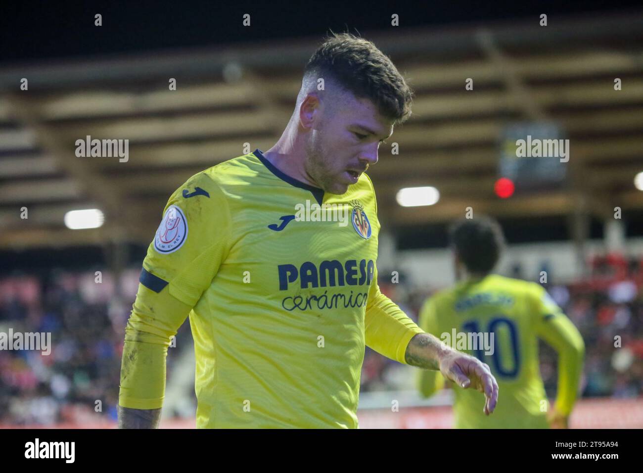 Zamora, Spagna, 22 novembre 2023: Il giocatore del Villarreal CF, Alberto Moreno (18) durante il secondo round della SM El Rey Cup 2023-24 tra Zamora CF e Villarreal CF, il 22 novembre 2023, presso lo Stadio Ruta de la Plata, a Zamora, in Spagna. Credito: Alberto Brevers / Alamy Live News Foto Stock