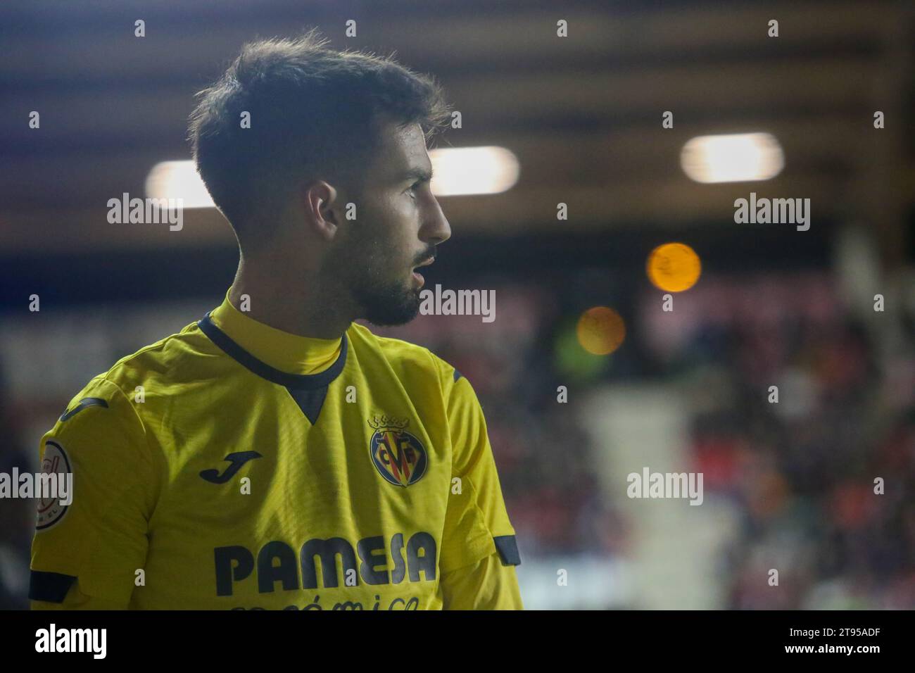 Zamora, Spagna, 22 novembre 2023: Il giocatore del Villarreal CF, Alex Baena (16) durante il secondo round della SM El Rey Cup 2023-24 tra Zamora CF e Villarreal CF, il 22 novembre 2023, allo stadio Ruta de la Plata, a Zamora, in Spagna. Credito: Alberto Brevers / Alamy Live News Foto Stock