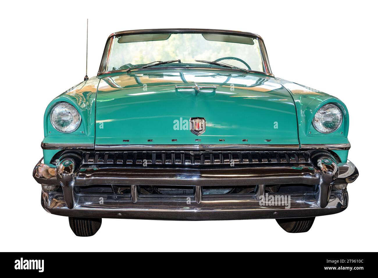 Escondido, CA - 10-30-2023: Mercury Montclair convertibile, 1955, una versione più lunga, inferiore e più ampia del design del 1954 Foto Stock