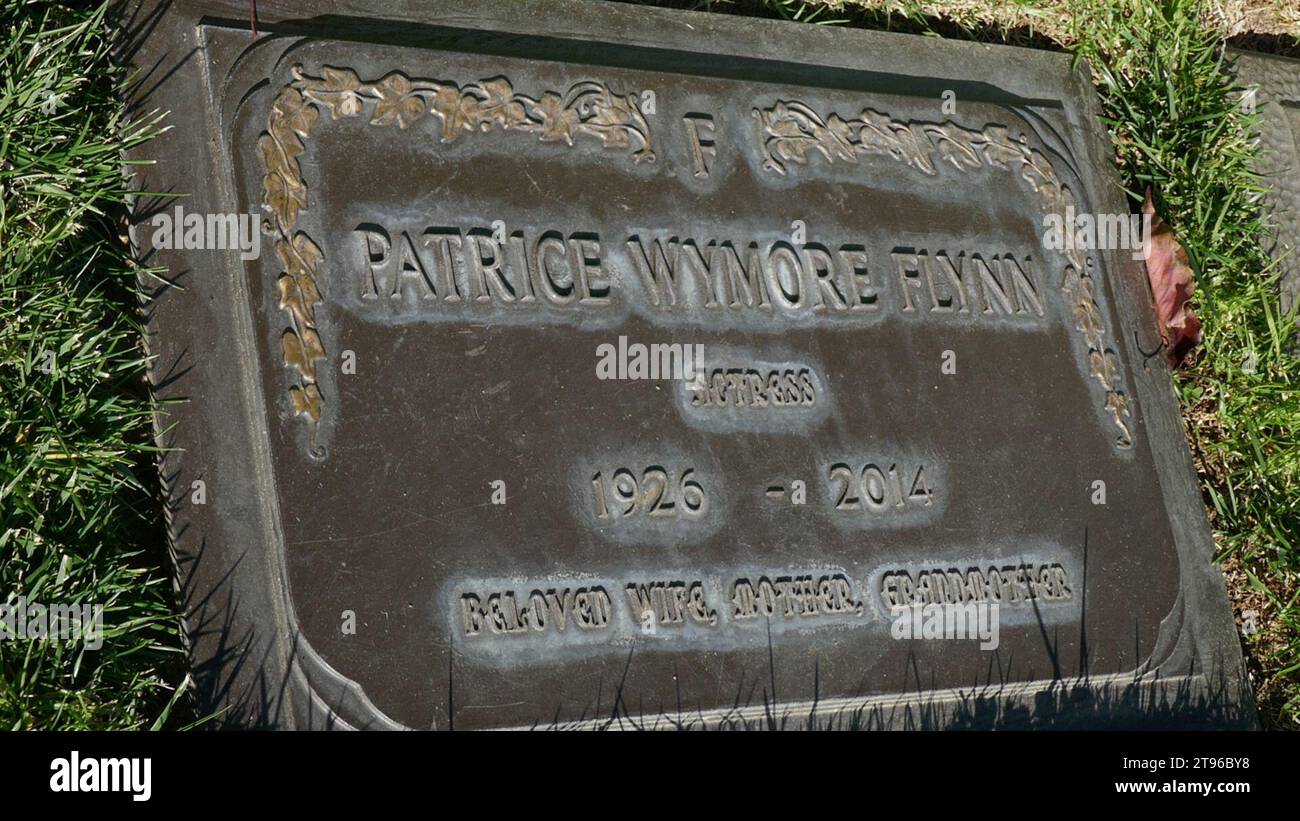 Glendale, California, USA 21 novembre 2023 attore Errol FlynnÕs moglie Patrick Flynn tomba nel Garden of Everlasting Peace in Court of Freedom al Forest Lawn Memorial Park il 21 novembre 2023 a Glendale, California, USA. Foto di Barry King/Alamy Stock Photo Foto Stock