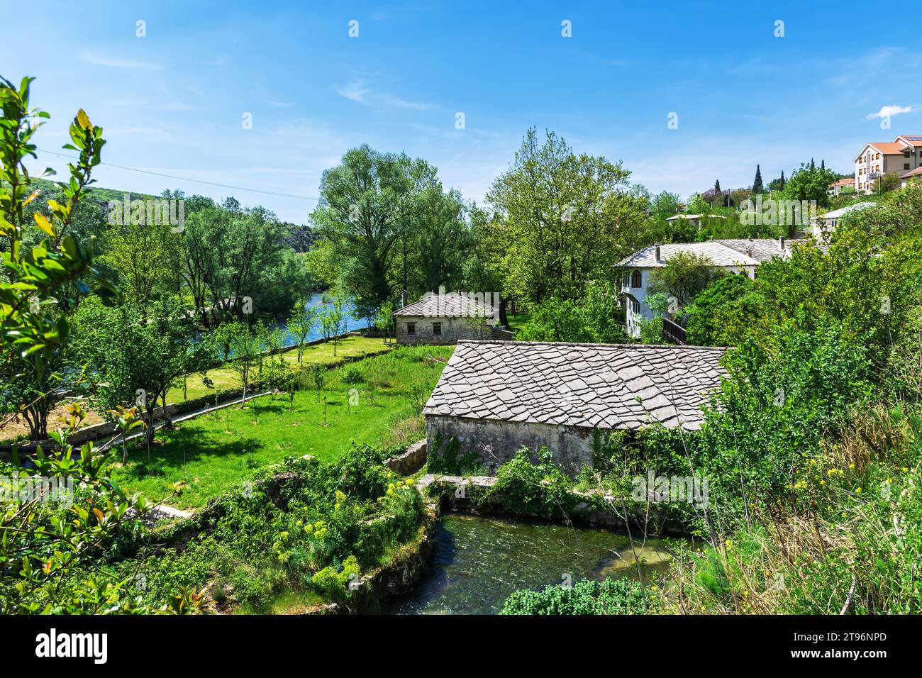 Un mulino ad acqua nella città di Blagaj. Ubicazione: Blagaj, bacino di Mostar, cantone Erzegovina-Neretva, Bosnia-Erzegovina Foto Stock