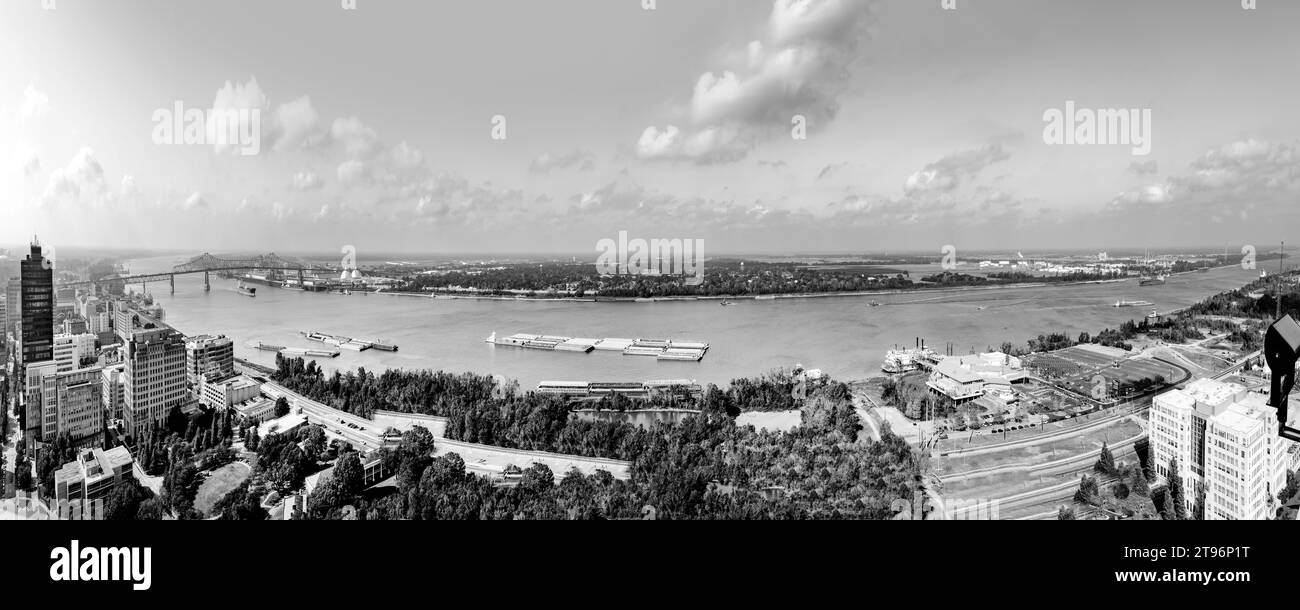 Vista panoramica del centro cittadino di Baton Rouge e del fiume Mississippi alla luce del mattino, Louisiana, USA Foto Stock