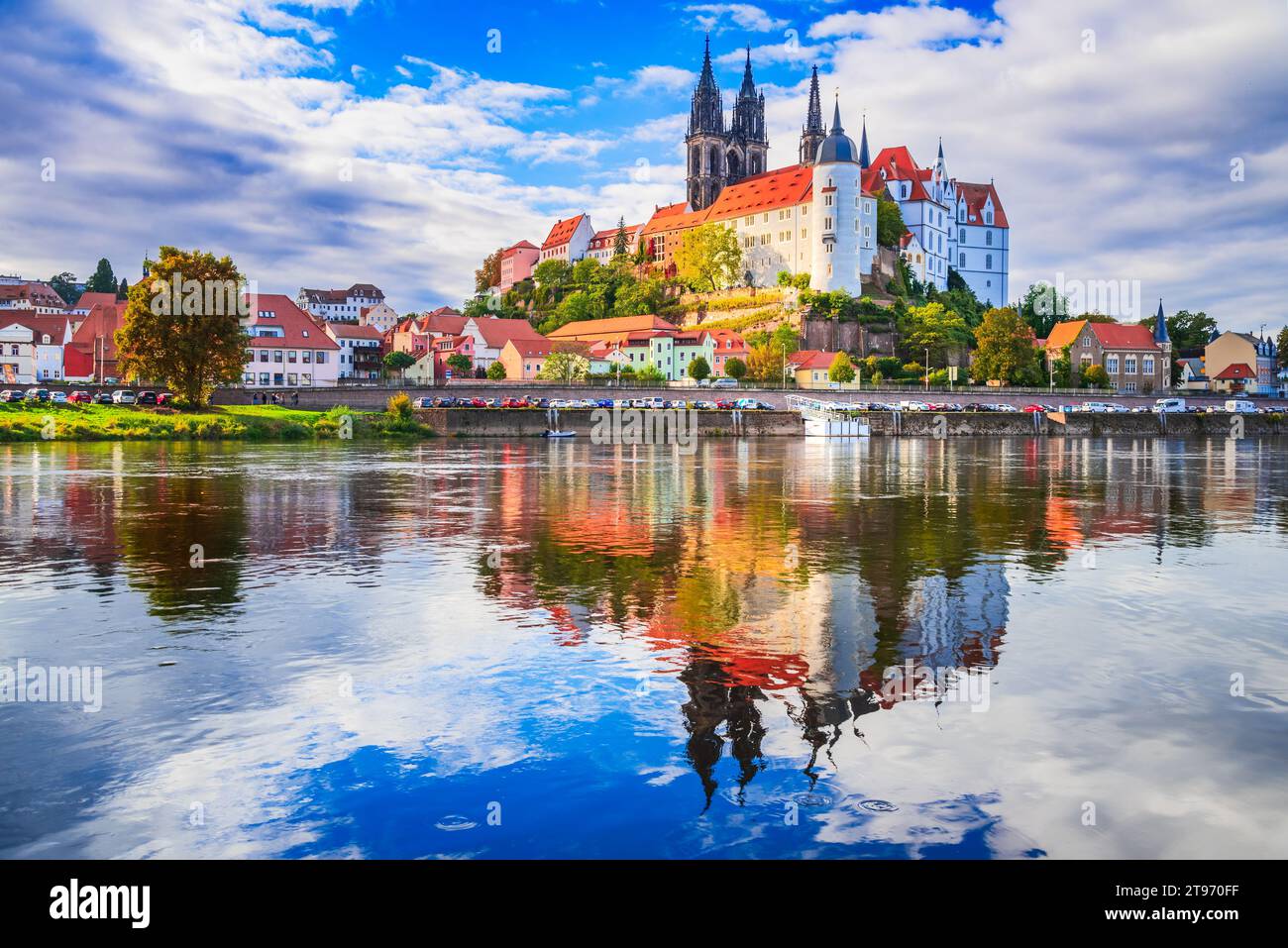 Meissen, Germania. Castello di Albrechtsburg e cattedrale sul fiume Elba, Sassonia. Fantastica vista autunnale. Foto Stock