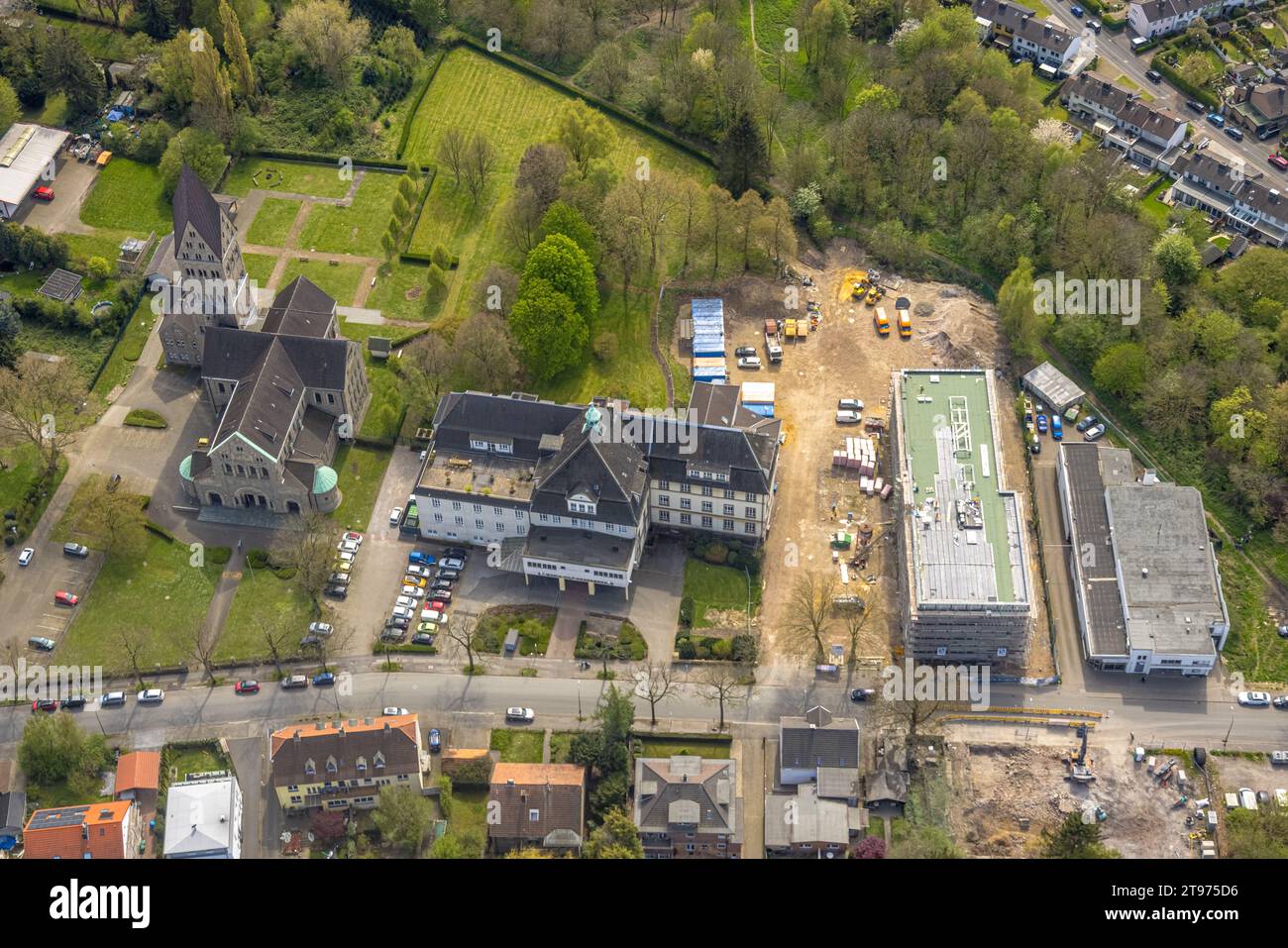 Vista aerea, ospedale Maria-Hilf, cantiere con estensione, Liebfrauen Kirche St. Parrocchia di Elisabeth, Bergen, Bochum, area della Ruhr, North Rhine-Wes Foto Stock