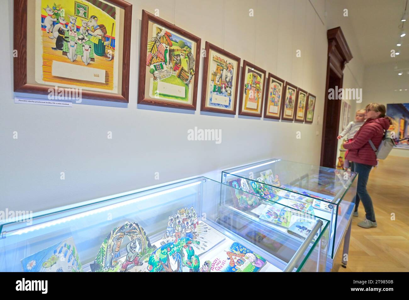 Ceske Budejovice, Repubblica Ceca. 23 novembre 2023. Fiaba Natale di Vojtech Kubasta mostra al South Bohemia Museum di Ceske Budejovice, Repubblica Ceca, 23 novembre 2023. I visitatori possono vedere presepi a grandezza naturale, illustrazioni di libri da favola o disegni natalizi creati dal famoso pittore e illustratore ceco. Credito: Vaclav Pancer/CTK Photo/Alamy Live News Foto Stock