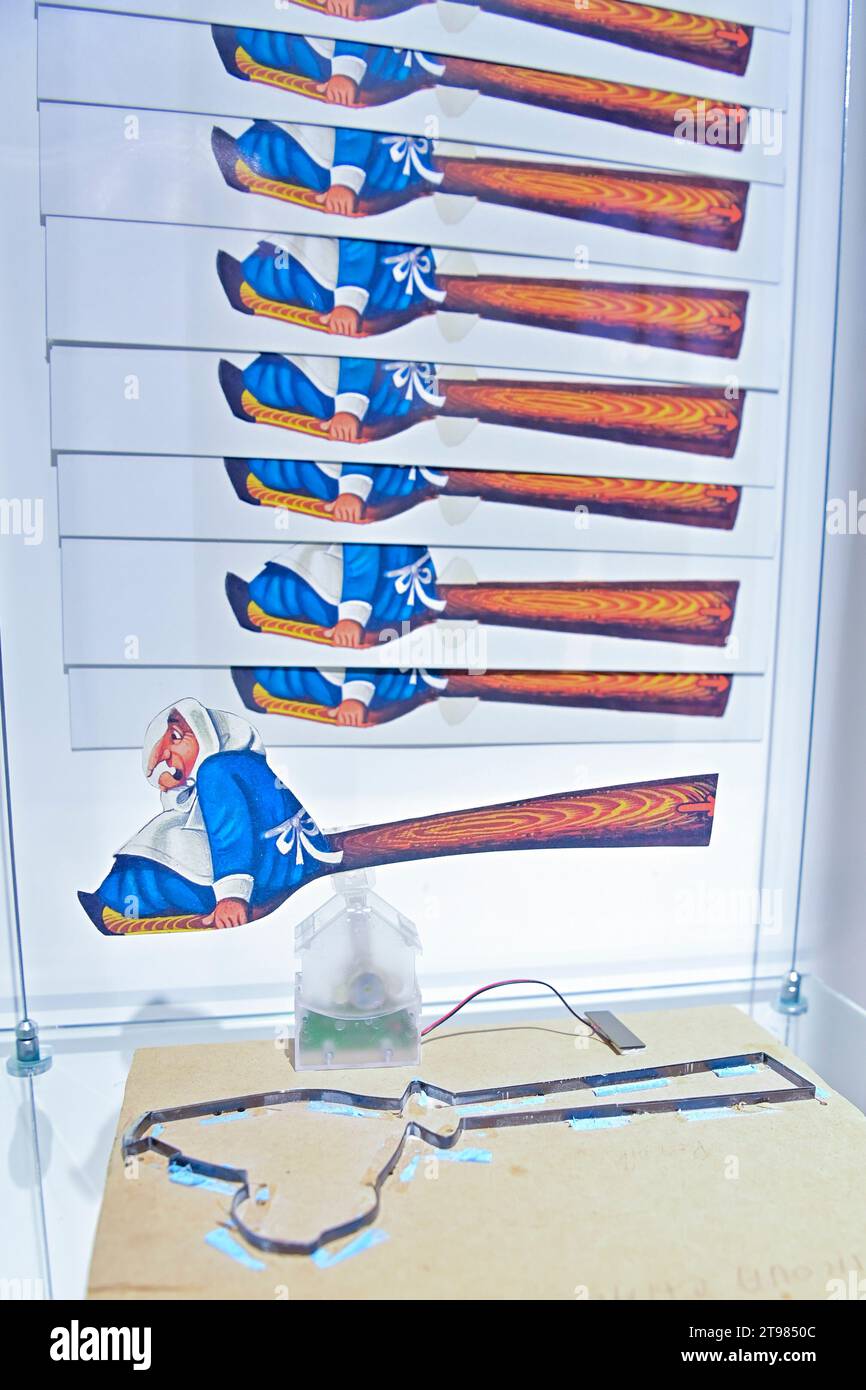 Ceske Budejovice, Repubblica Ceca. 23 novembre 2023. Fiaba Natale di Vojtech Kubasta mostra al South Bohemia Museum di Ceske Budejovice, Repubblica Ceca, 23 novembre 2023. I visitatori possono vedere presepi a grandezza naturale, illustrazioni di libri da favola o disegni natalizi creati dal famoso pittore e illustratore ceco. Credito: Vaclav Pancer/CTK Photo/Alamy Live News Foto Stock