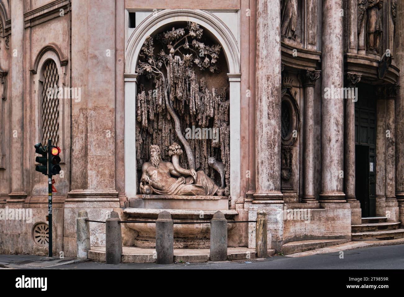 Roma, Italia - 4 novembre 2023: Antica chiesa di San Carlo alle quattro Fontane (San Carlo alle quattro Fontane) o San Carlino Foto Stock