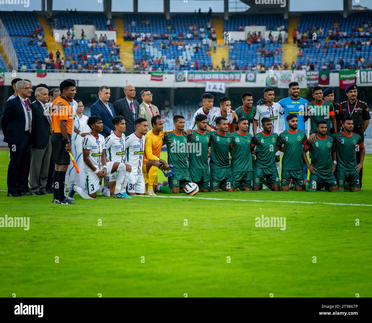 Durand Cup 2023 partita giocata tra Mohun Bagan Super Giant e Bangladesh Army FT a Vivekananda Yuba Bharati Krirangan, Calcutta, India Foto Stock