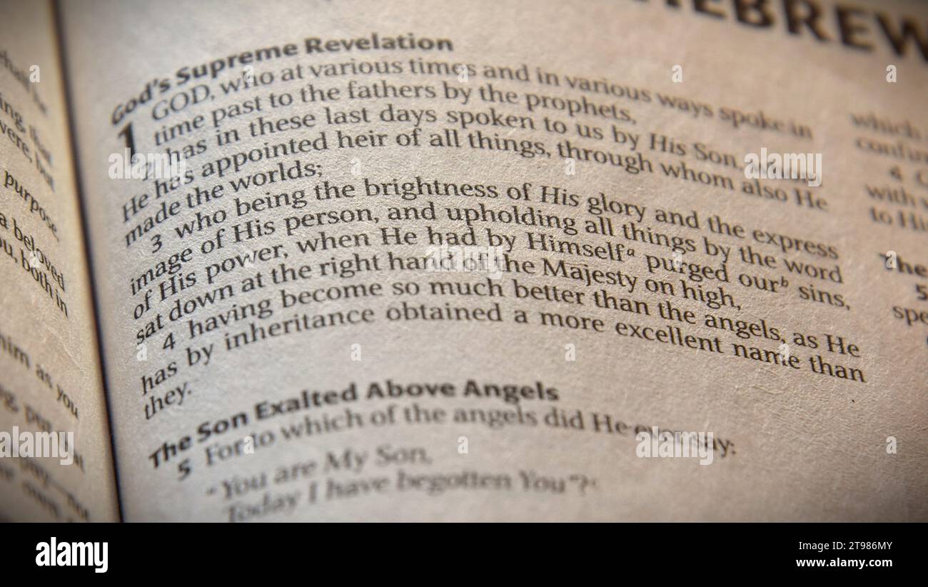 Aperto Bible Hebrews 1:3-4 Foto Stock