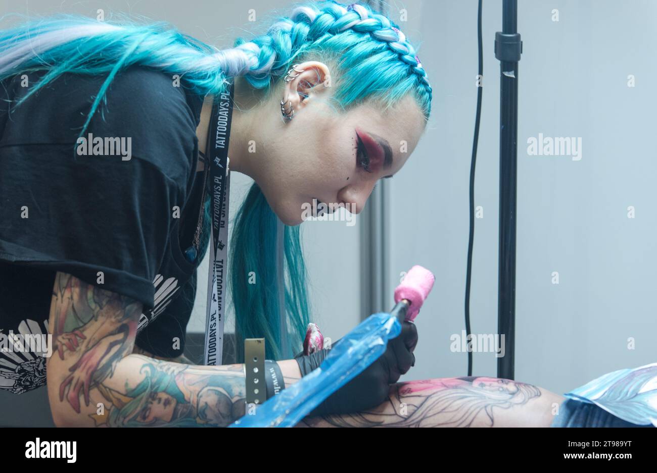 Convegno del tatuaggio a Varsavia 2019 che mostra arte e artigianato di tatuatori professionisti. Foto Stock