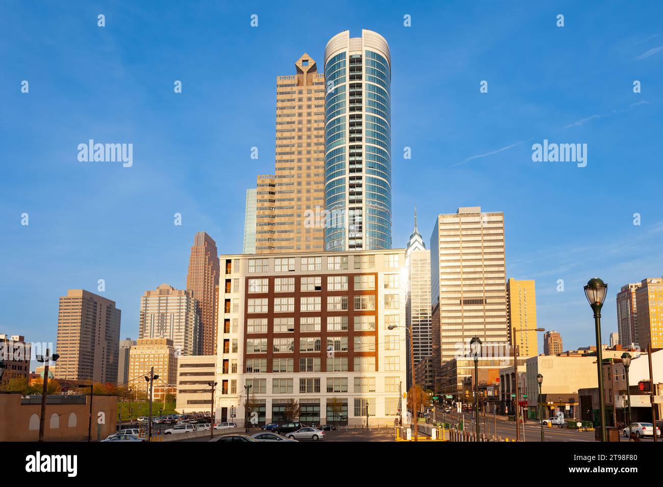 Paesaggio urbano di moderni edifici per uffici nel centro di Philadelphia, Pennsylvania, Stati Uniti Foto Stock