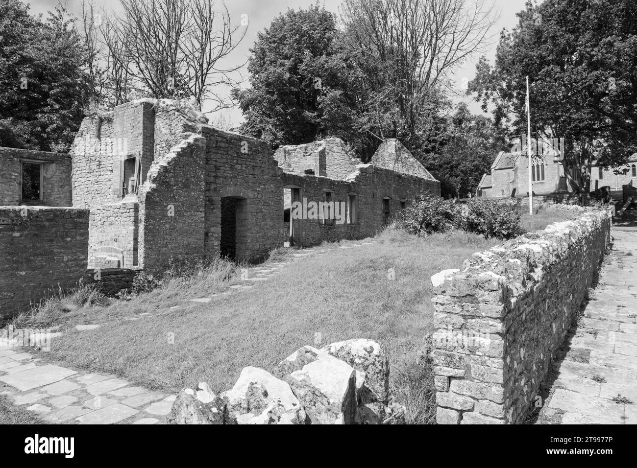 Foto di un edificio abbandonato nel villaggio di Tyneham nel Dorset Foto Stock