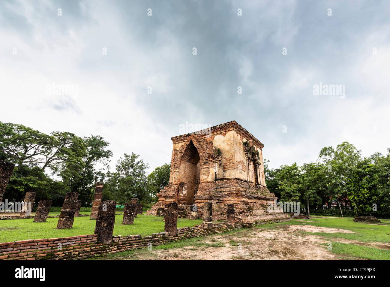 Parco storico di Sukhothai, Wat Traphang Thong Lang, Sukhothai, Thailandia, Sud-est asiatico, Asia Foto Stock