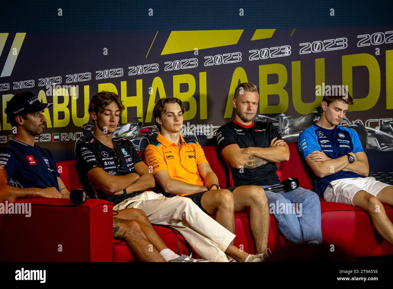 Abu Dhabi, Emirati Arabi Uniti, 23 novembre, Oscar Piastri, dall'Australia gareggia per la McLaren F1. The Build Up, round 23 del campionato di Formula 1 2023. Crediti: Michael Potts/Alamy Live News Foto Stock