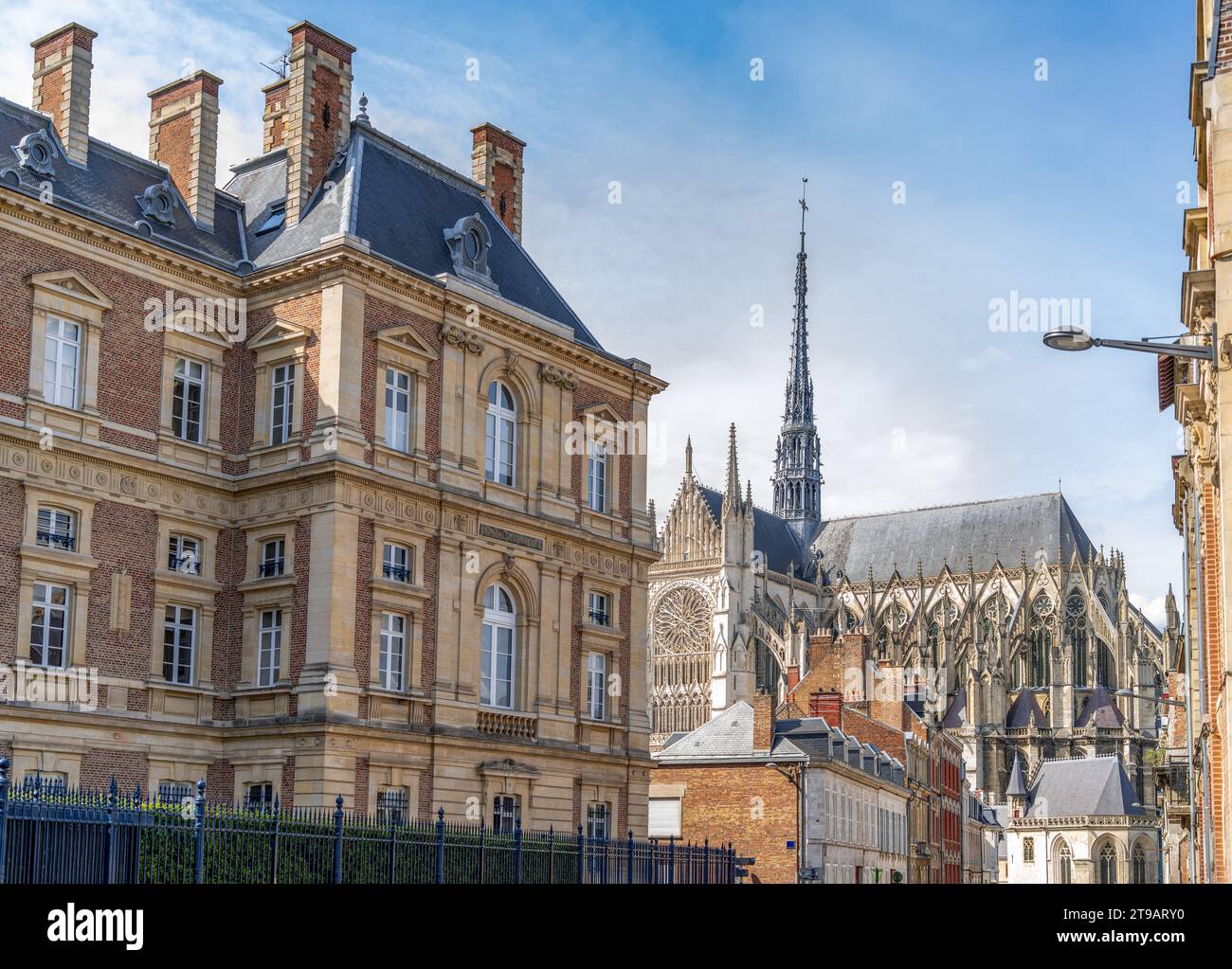 L'impressione di Amiens, una città e un comune nel nord della Francia. È la capitale del dipartimento della somme nella regione dell'Hauts-de-France Foto Stock
