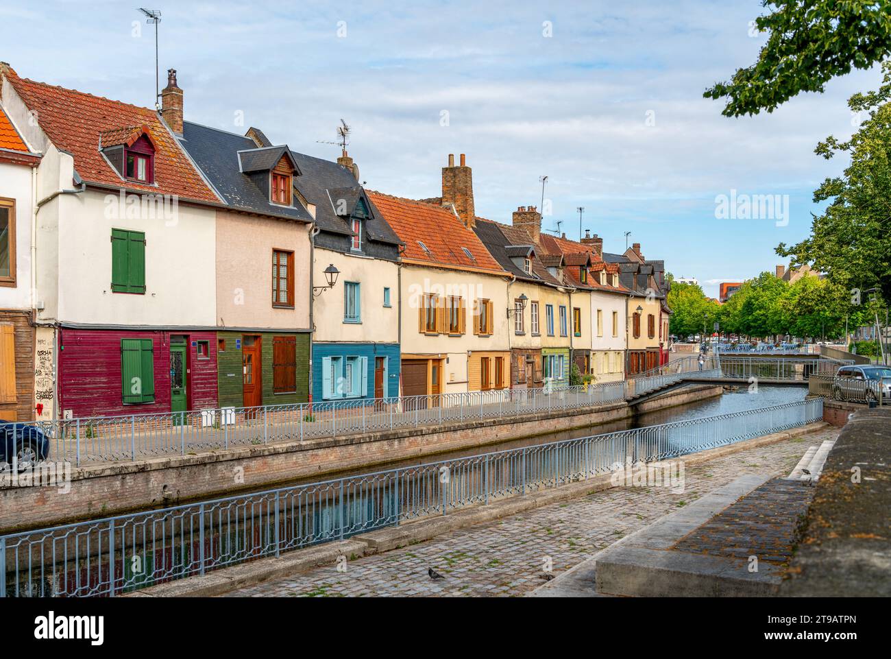 Impressioni intorno al quartiere Saint-Leu ad Amiens, una città e un comune nel nord della Francia. È la capitale del dipartimento della somme nella regione dell'Hauts Foto Stock
