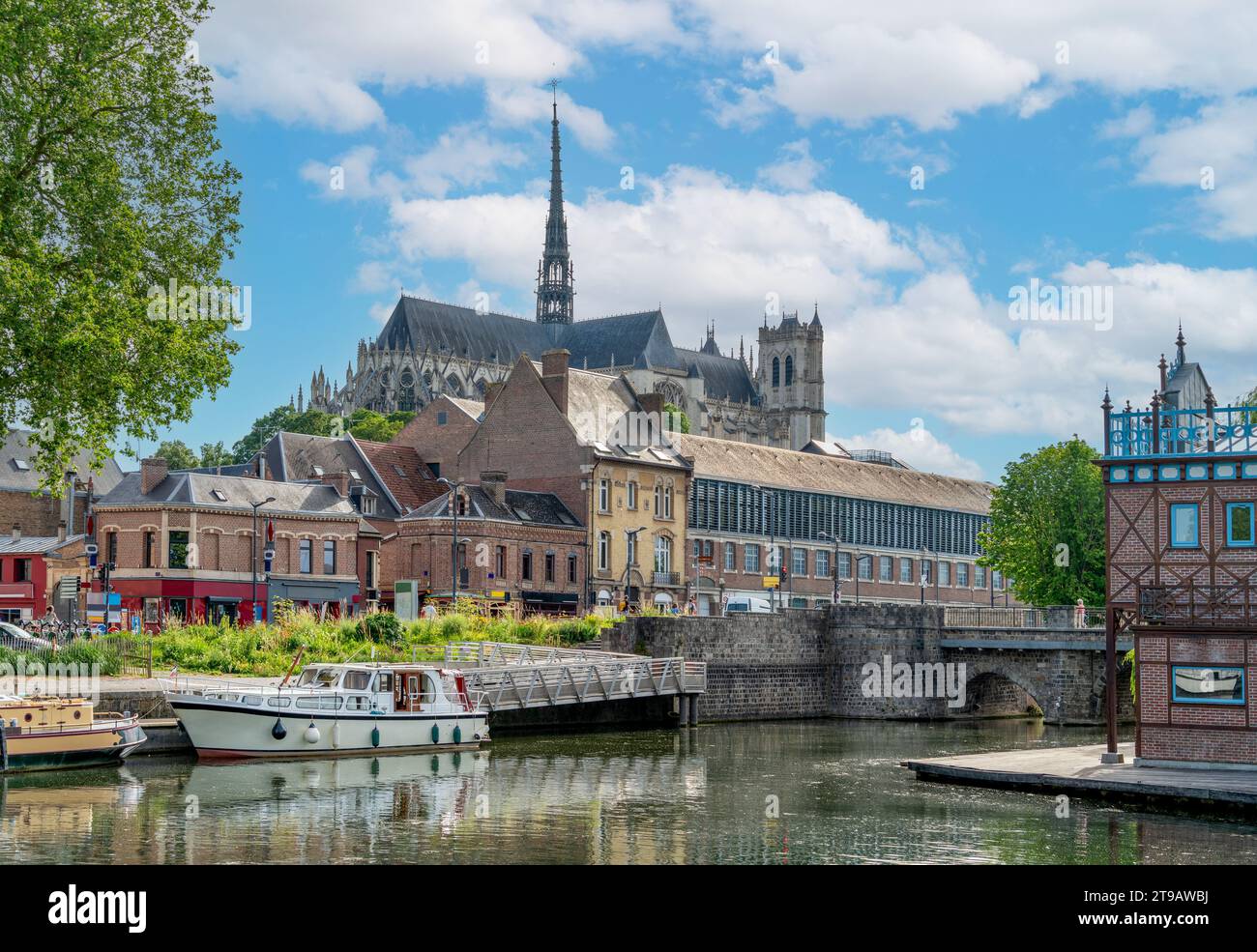 L'impressione di Amiens, una città e un comune nel nord della Francia. È la capitale del dipartimento della somme nella regione dell'Hauts-de-France Foto Stock