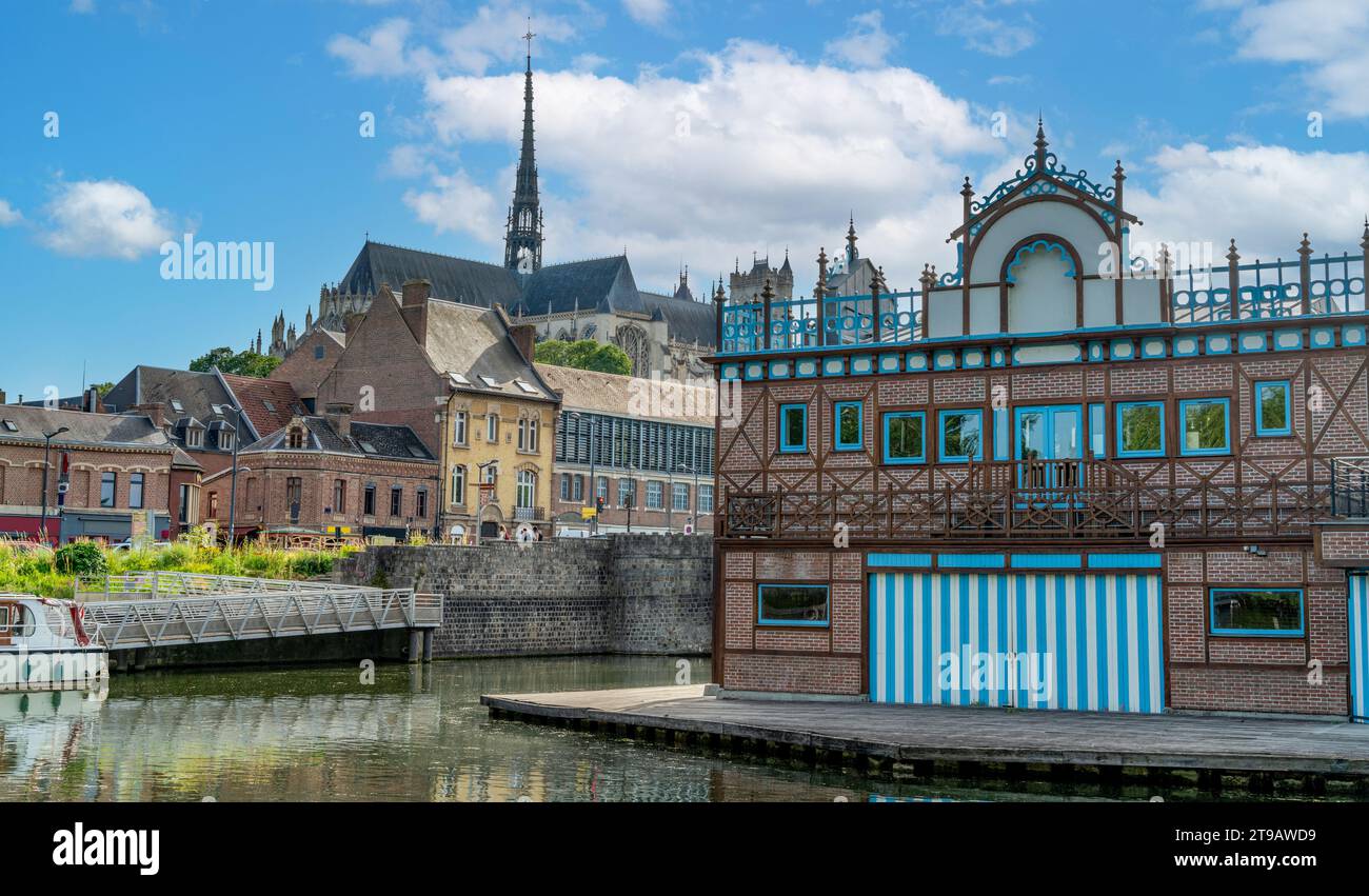L'impressione di Amiens, una città e un comune nel nord della Francia. È la capitale del dipartimento della somme nella regione dell'Hauts-de-France Foto Stock