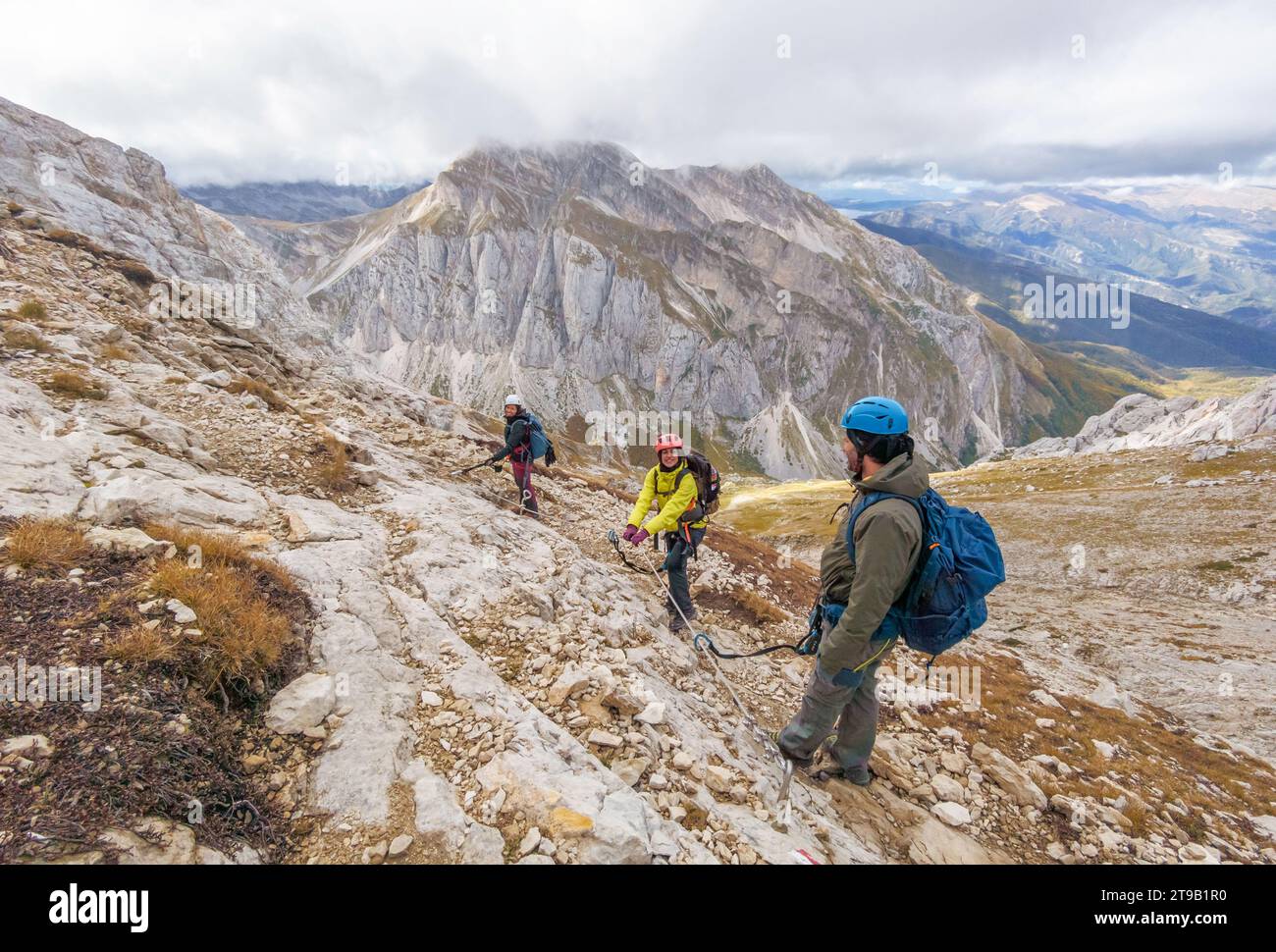 Gran Sasso, Italia - il trekking estremo nel Corno piccolo, sopra i 2600 metri in Abruzzo, con l'alpinismo Ferrata Brizio e Ferrata Ventricini Foto Stock