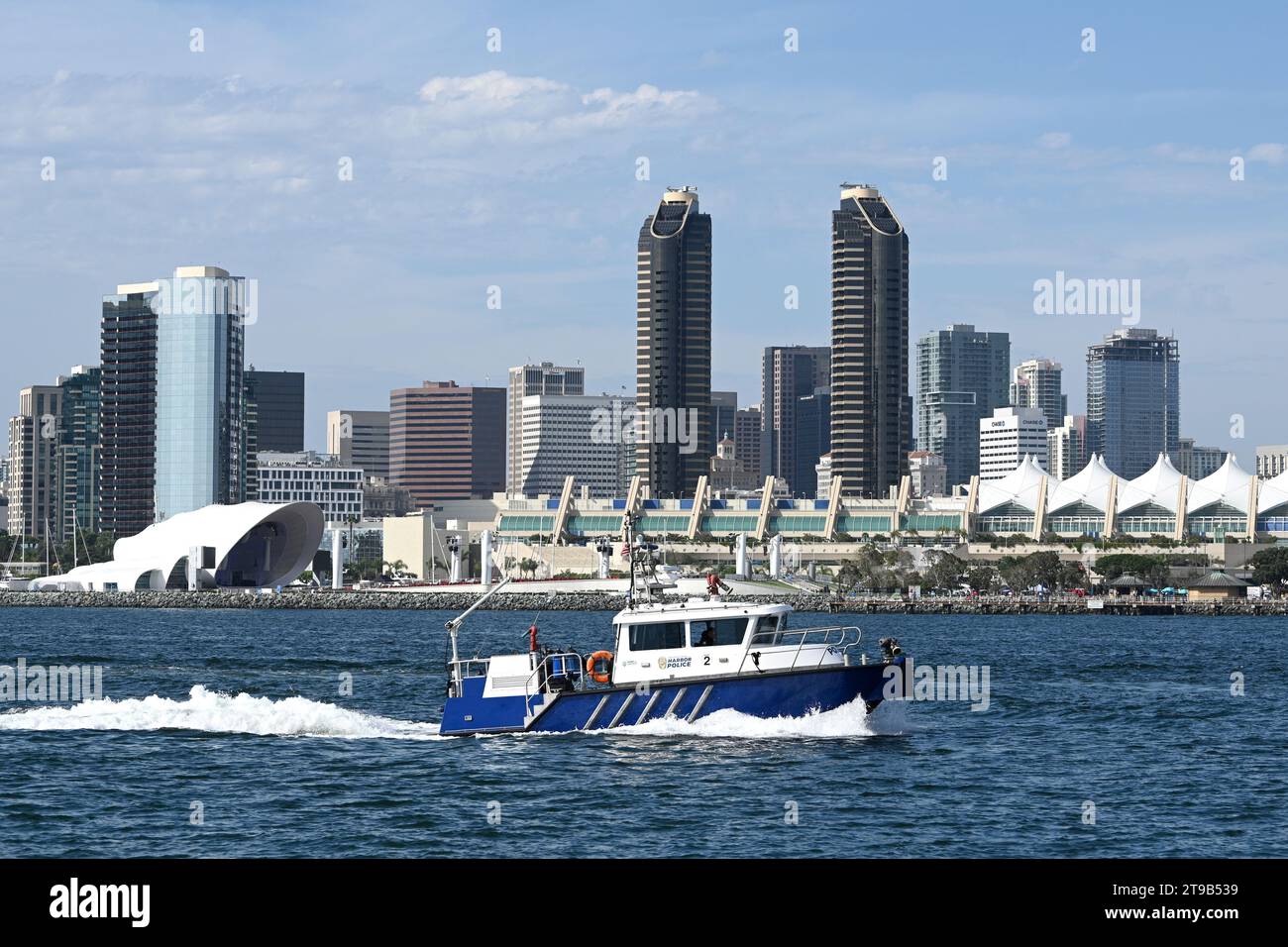 San Diego, CA, USA - 31 luglio 2023: La nave della polizia nella baia di San Diego. Foto Stock