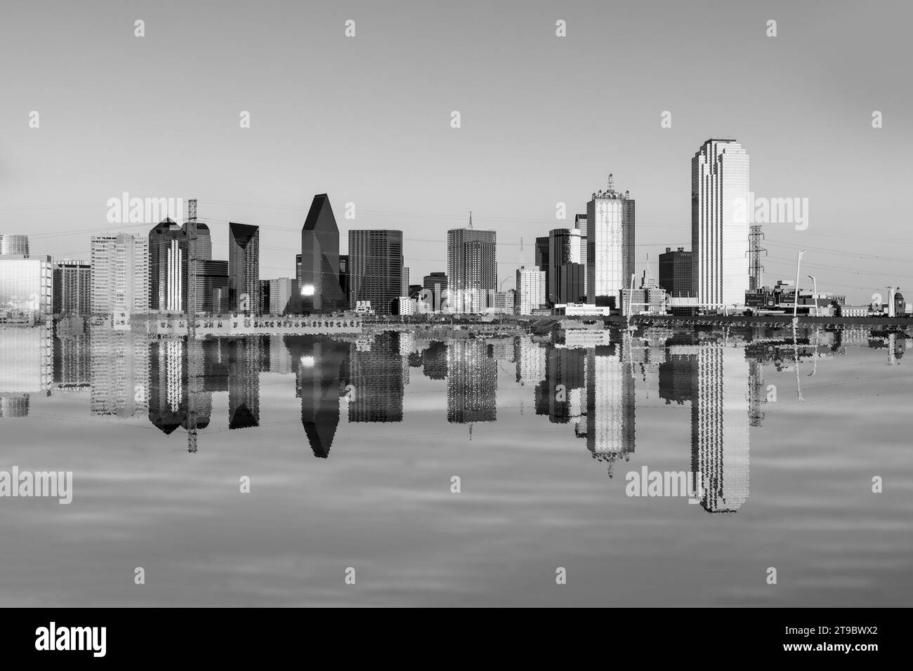 Skyline panoramico nel tardo pomeriggio a Dallas, Texas, Stati Uniti Foto Stock