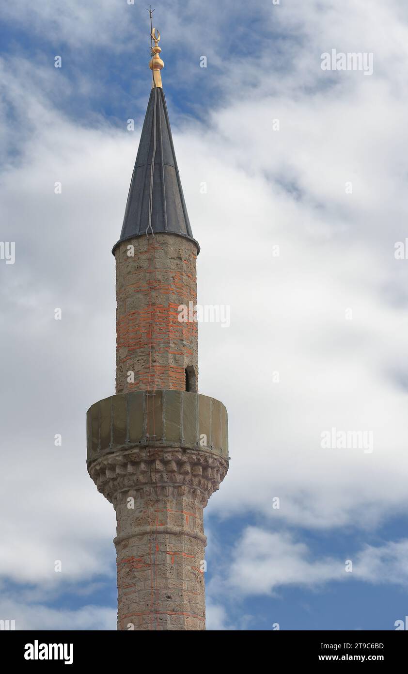 066 Minareto della Moschea degli scapoli nel quartiere di Mangalem, costruito per i giovani non sposati di varie corporazioni cittadine. Berat-Albania. Foto Stock