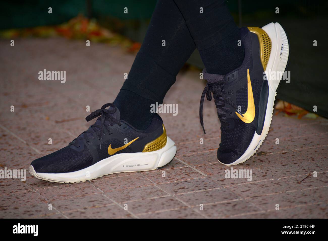 Scarpe nike cool immagini e fotografie stock ad alta risoluzione Alamy